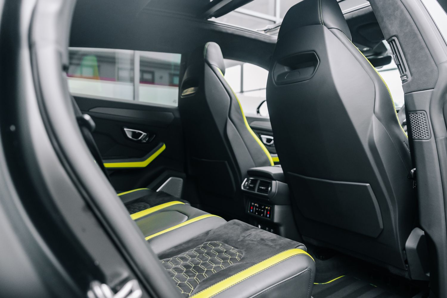 Lamborghini Urus Graphite Capsule