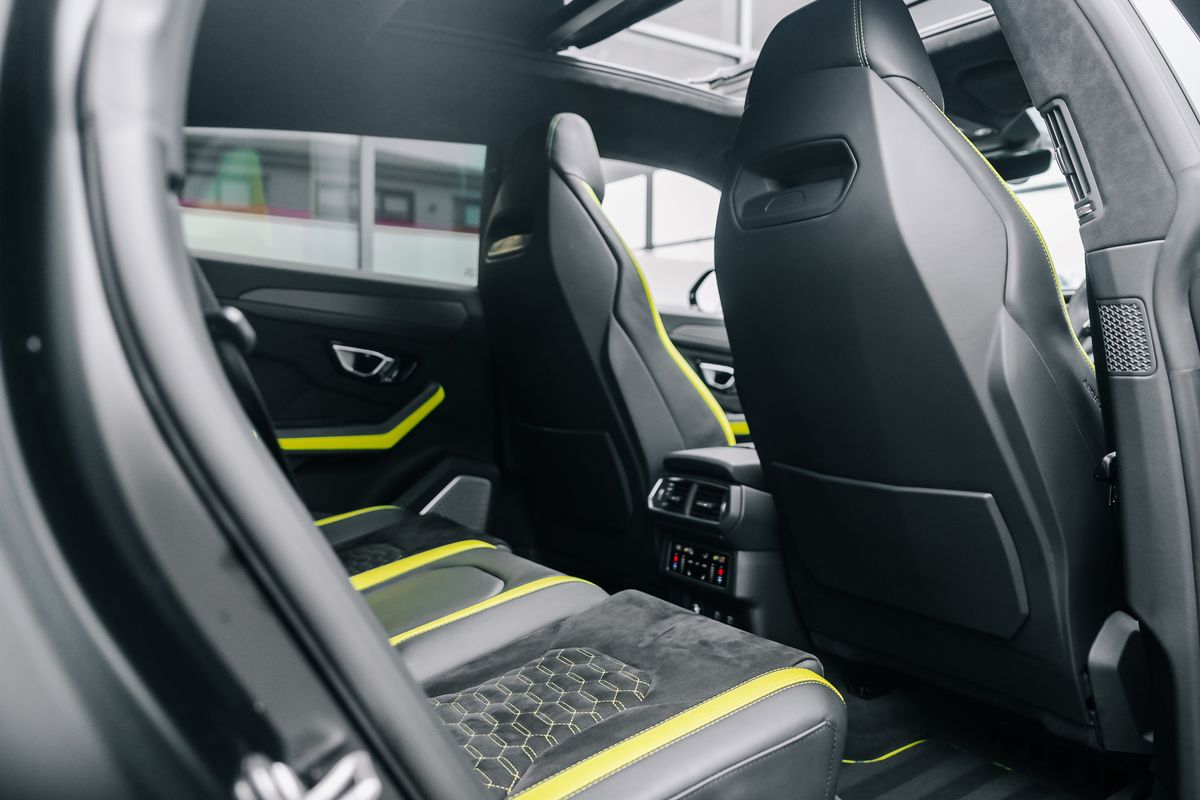 Lamborghini Urus Graphite Capsule