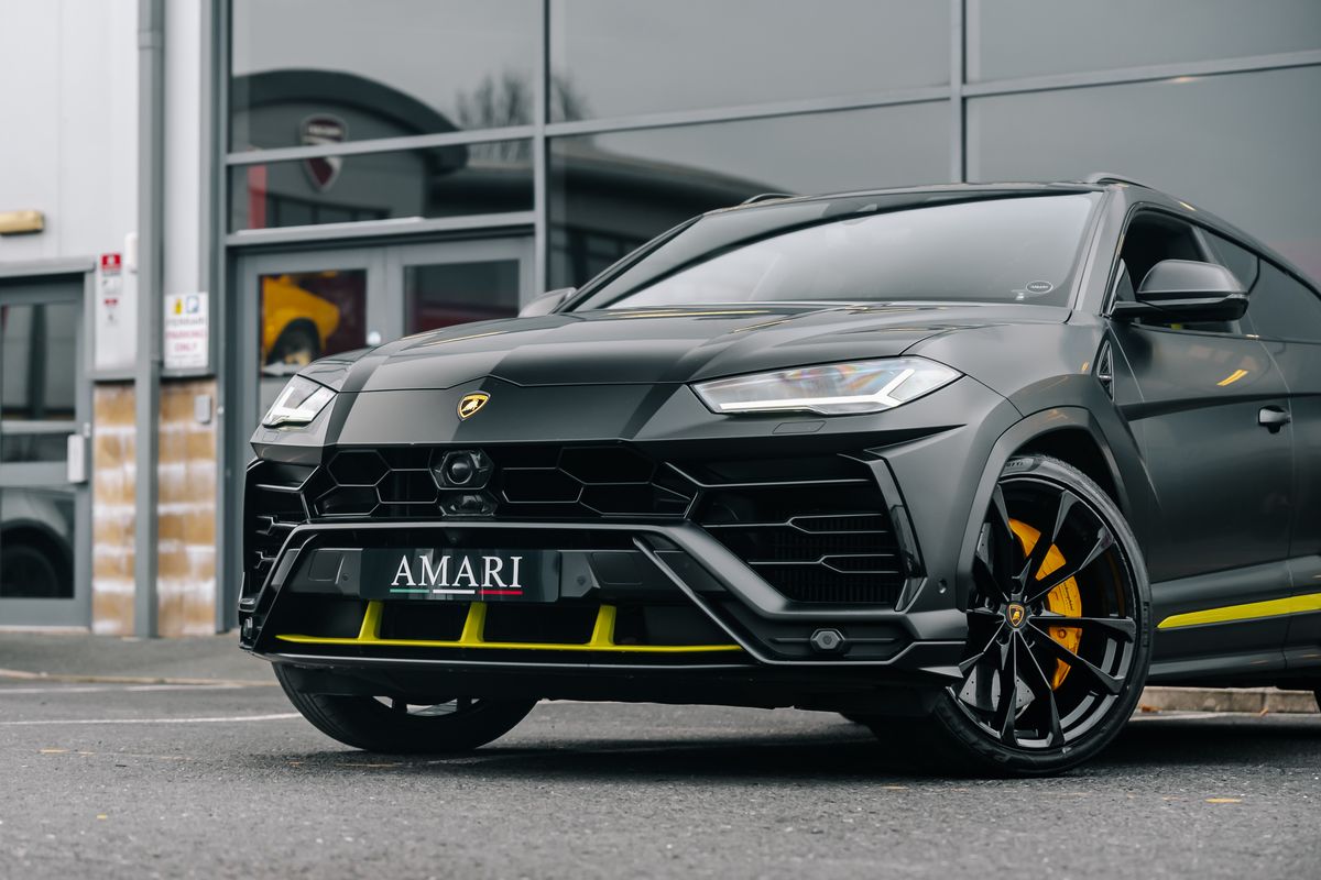 Lamborghini Urus Graphite Capsule