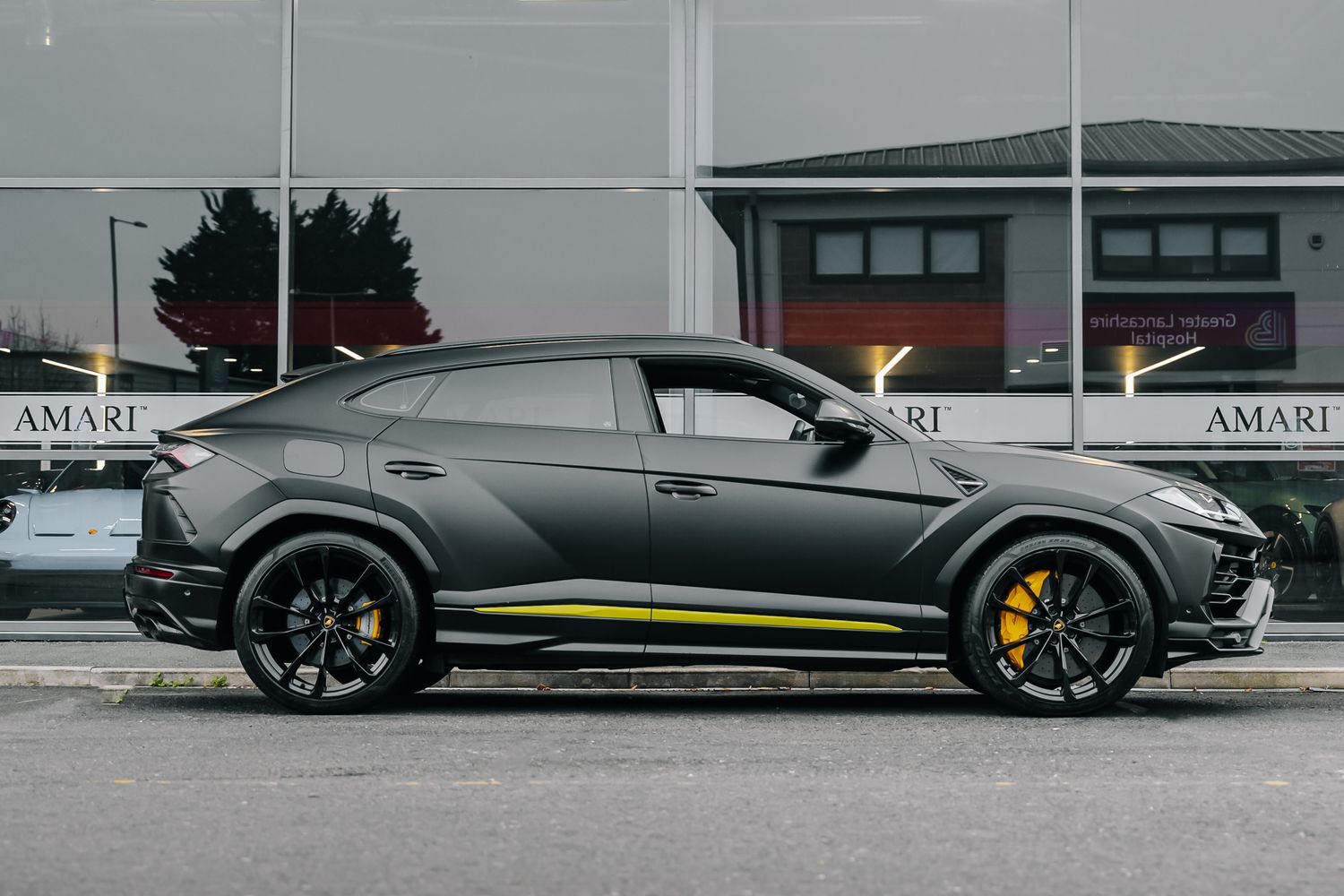 Lamborghini Urus Graphite Capsule