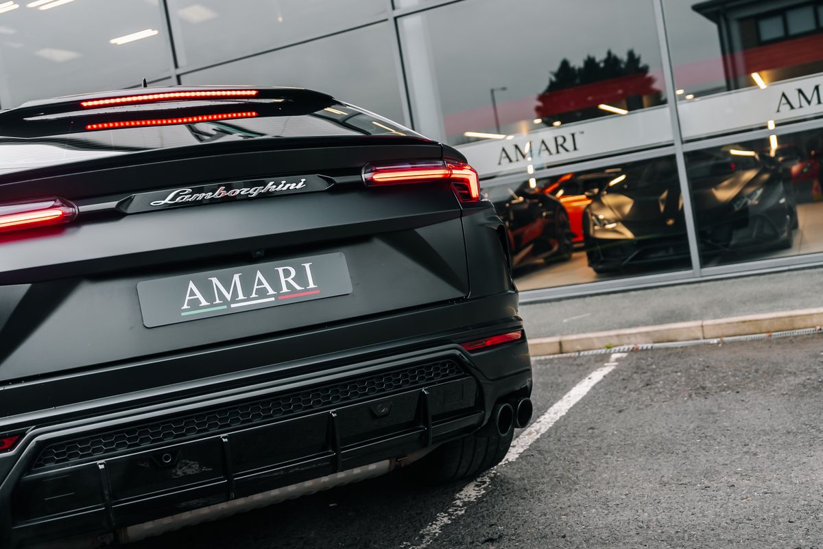Lamborghini Urus Graphite Capsule