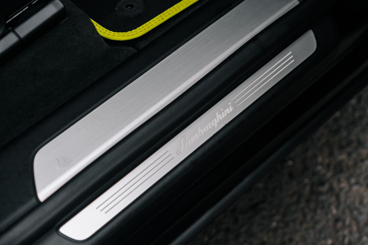 Lamborghini Urus Graphite Capsule