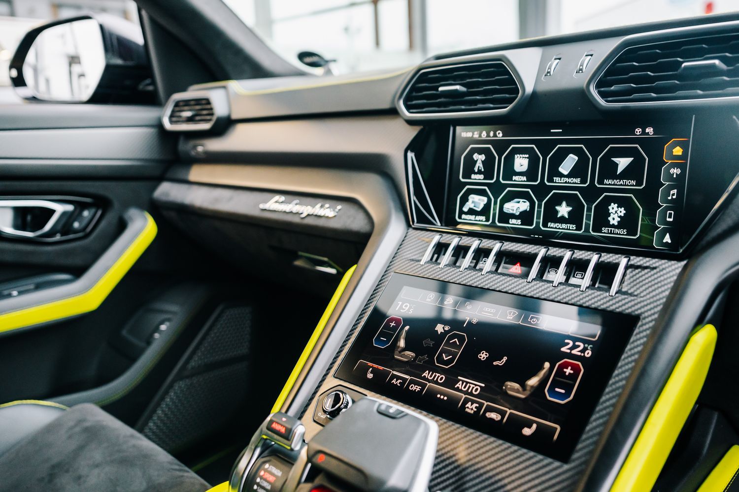 Lamborghini Urus Graphite Capsule