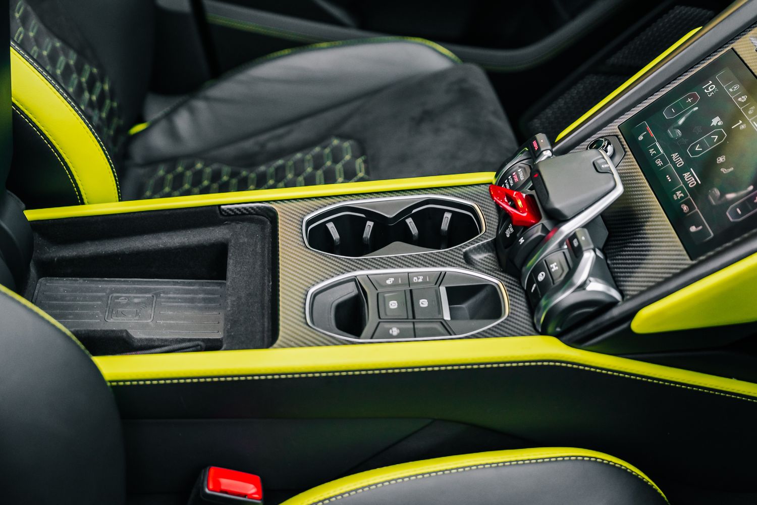 Lamborghini Urus Graphite Capsule