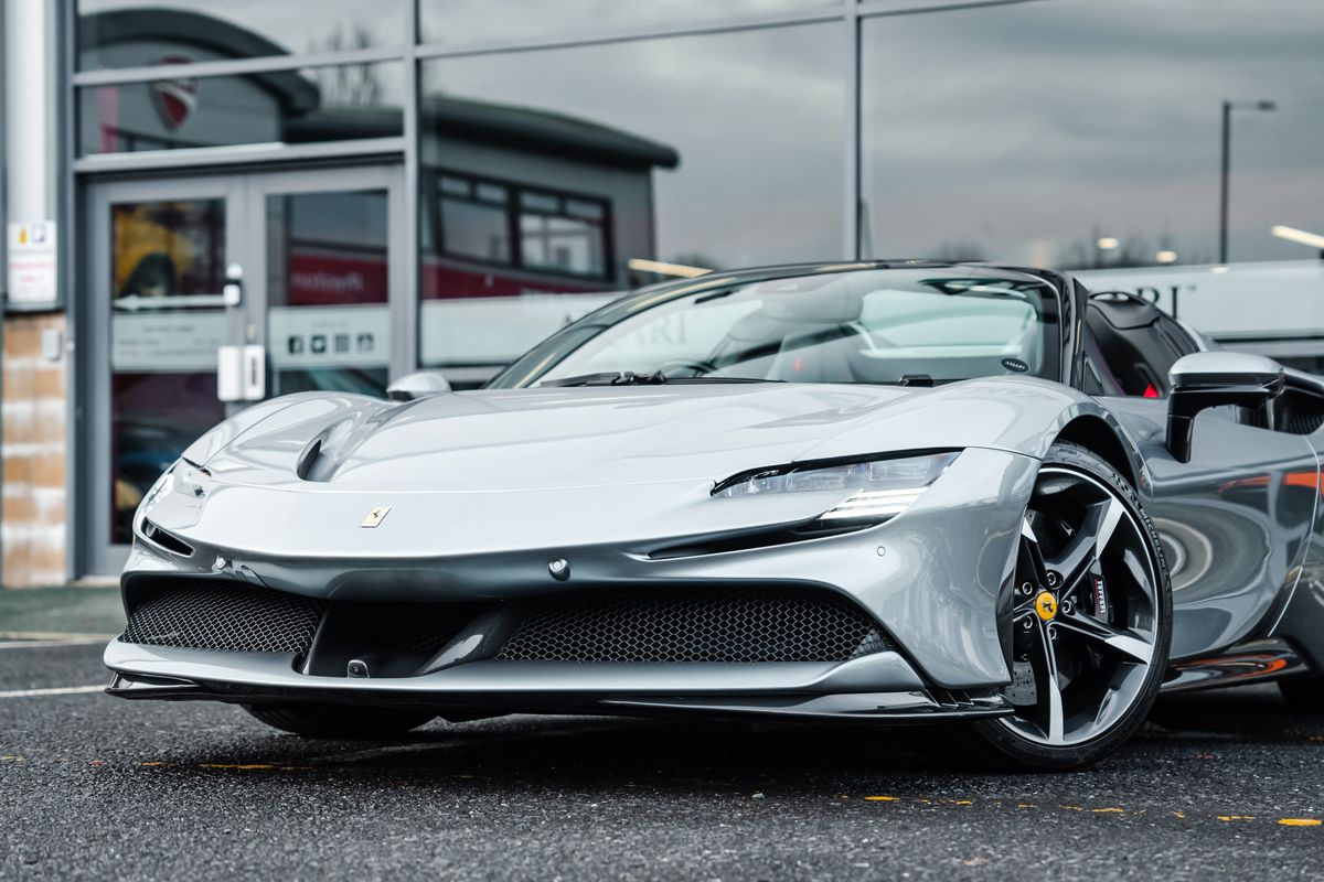 Ferrari SF90 Spider