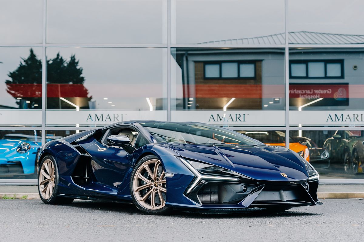 Lamborghini Revuelto