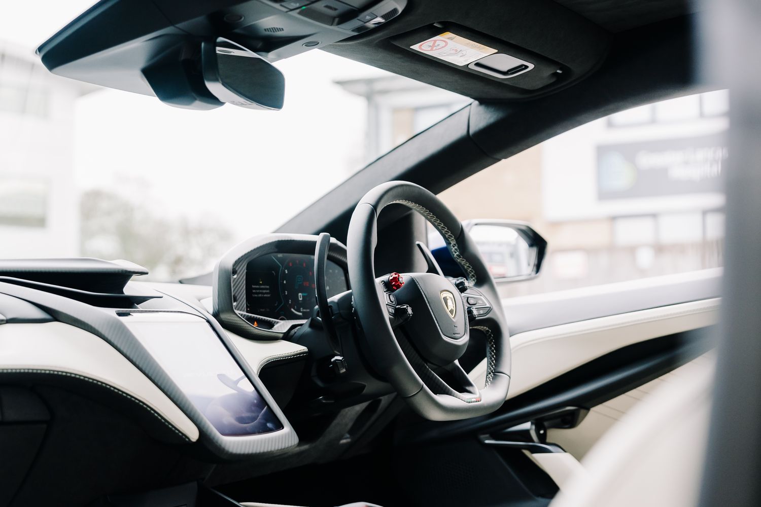 Lamborghini Revuelto