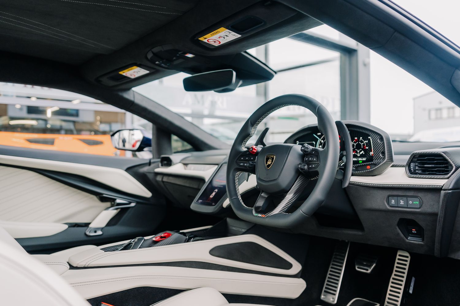 Lamborghini Revuelto