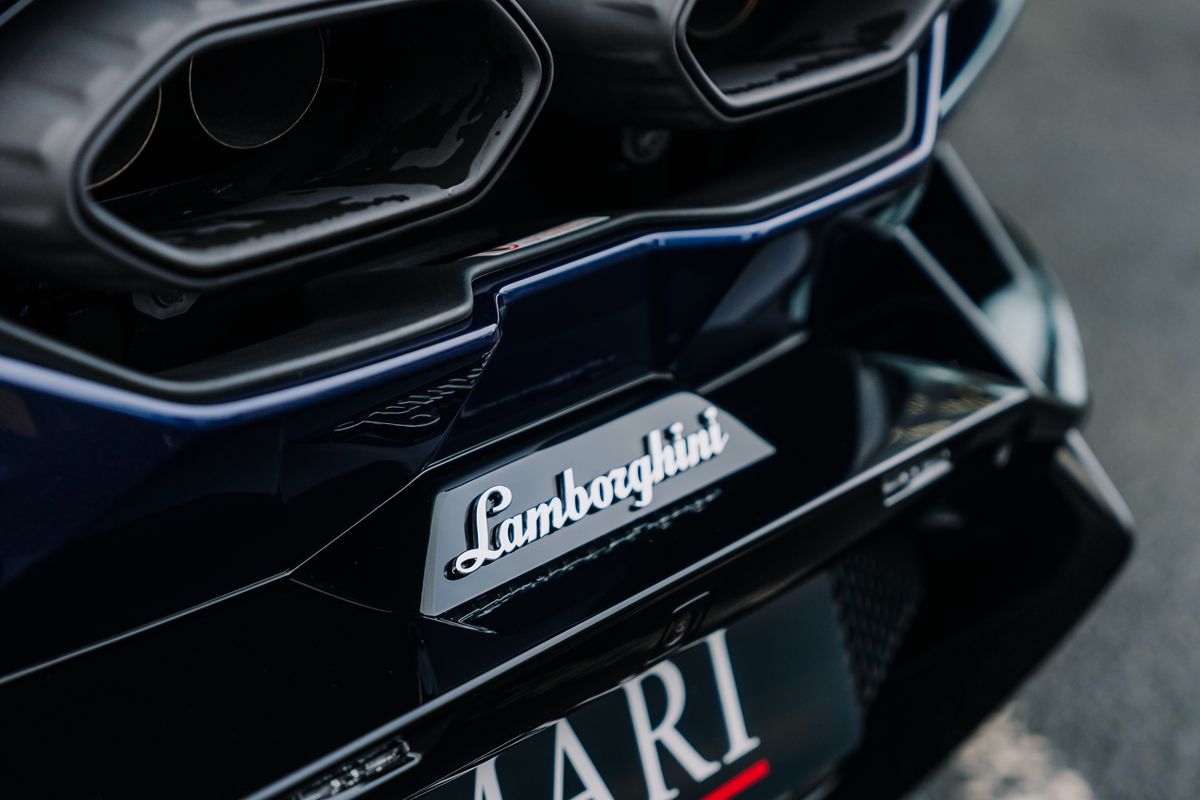 Lamborghini Revuelto