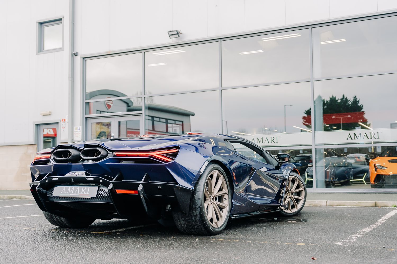 Lamborghini Revuelto