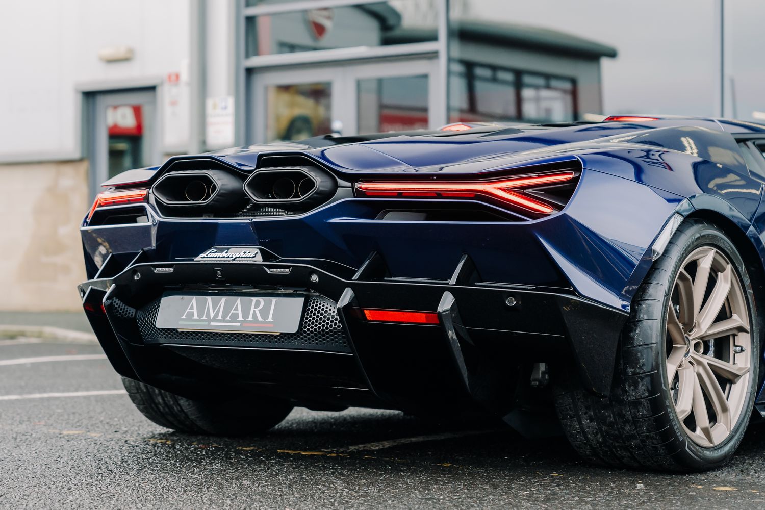 Lamborghini Revuelto