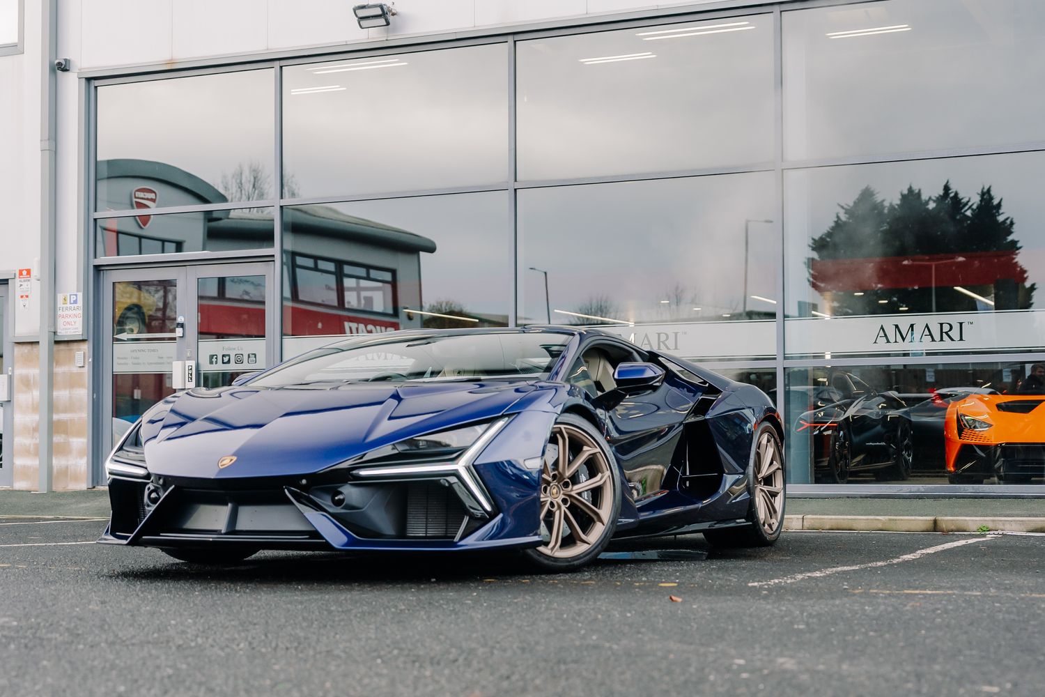 Lamborghini Revuelto