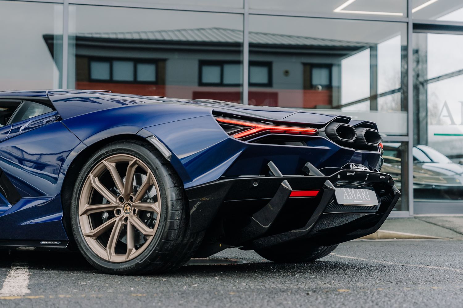 Lamborghini Revuelto