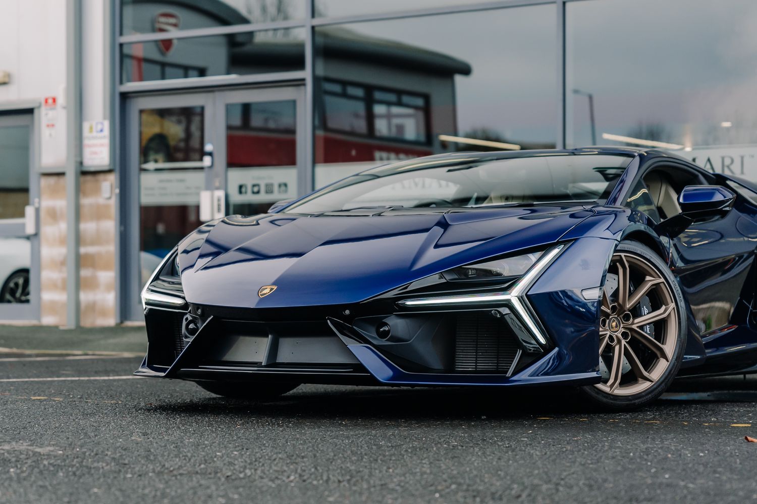 Lamborghini Revuelto