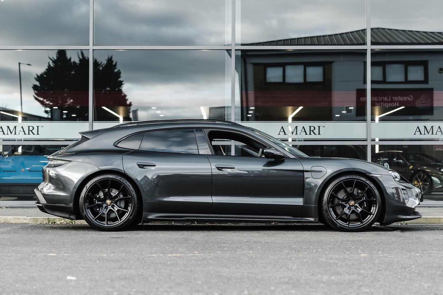 Porsche Taycan GTS Sport Turismo