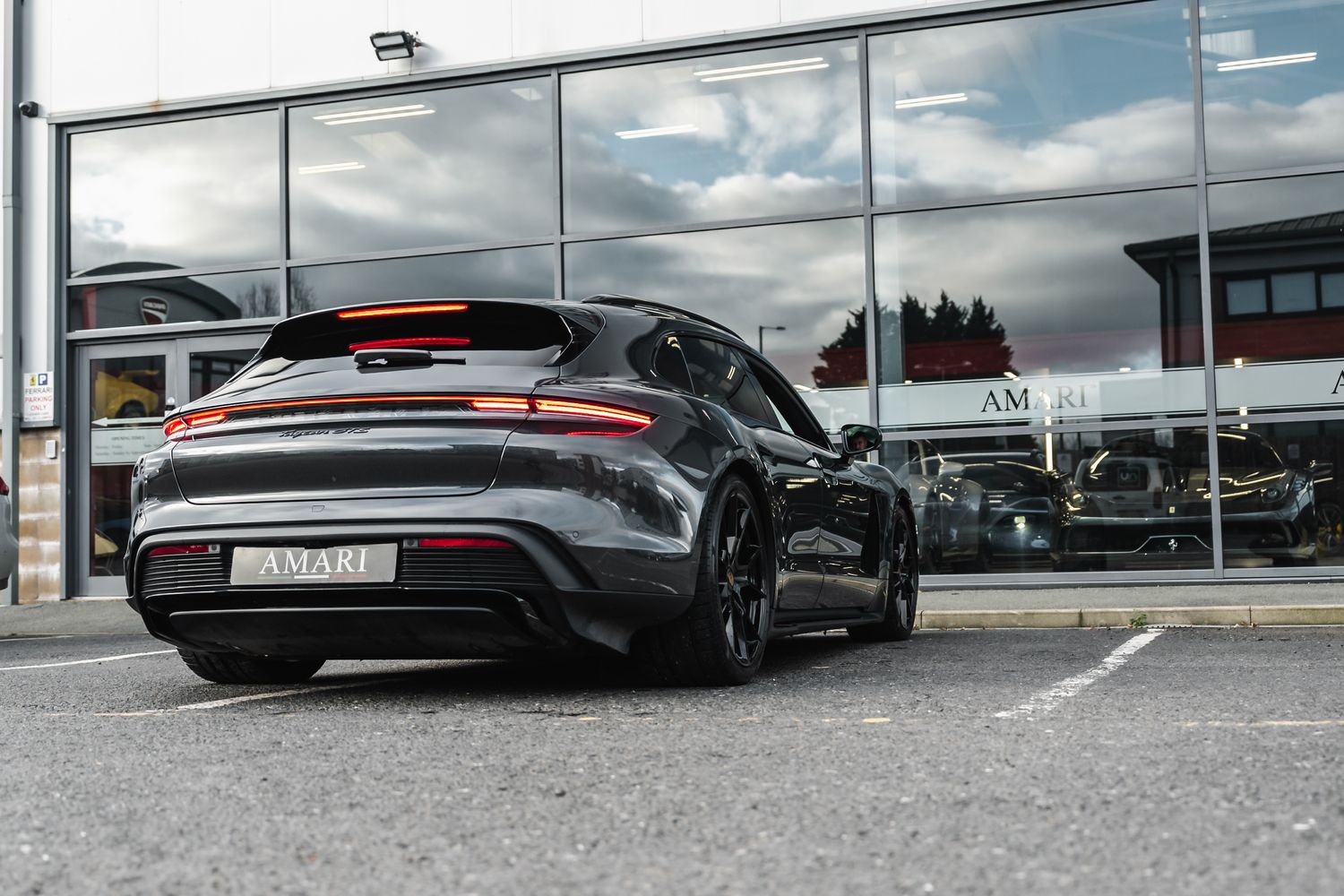 Porsche Taycan GTS Sport Turismo