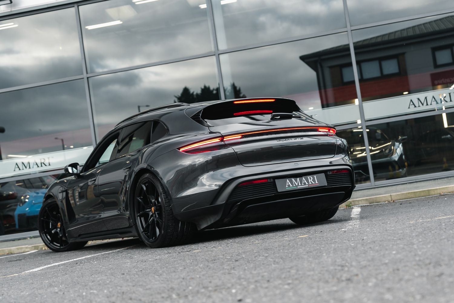 Porsche Taycan GTS Sport Turismo