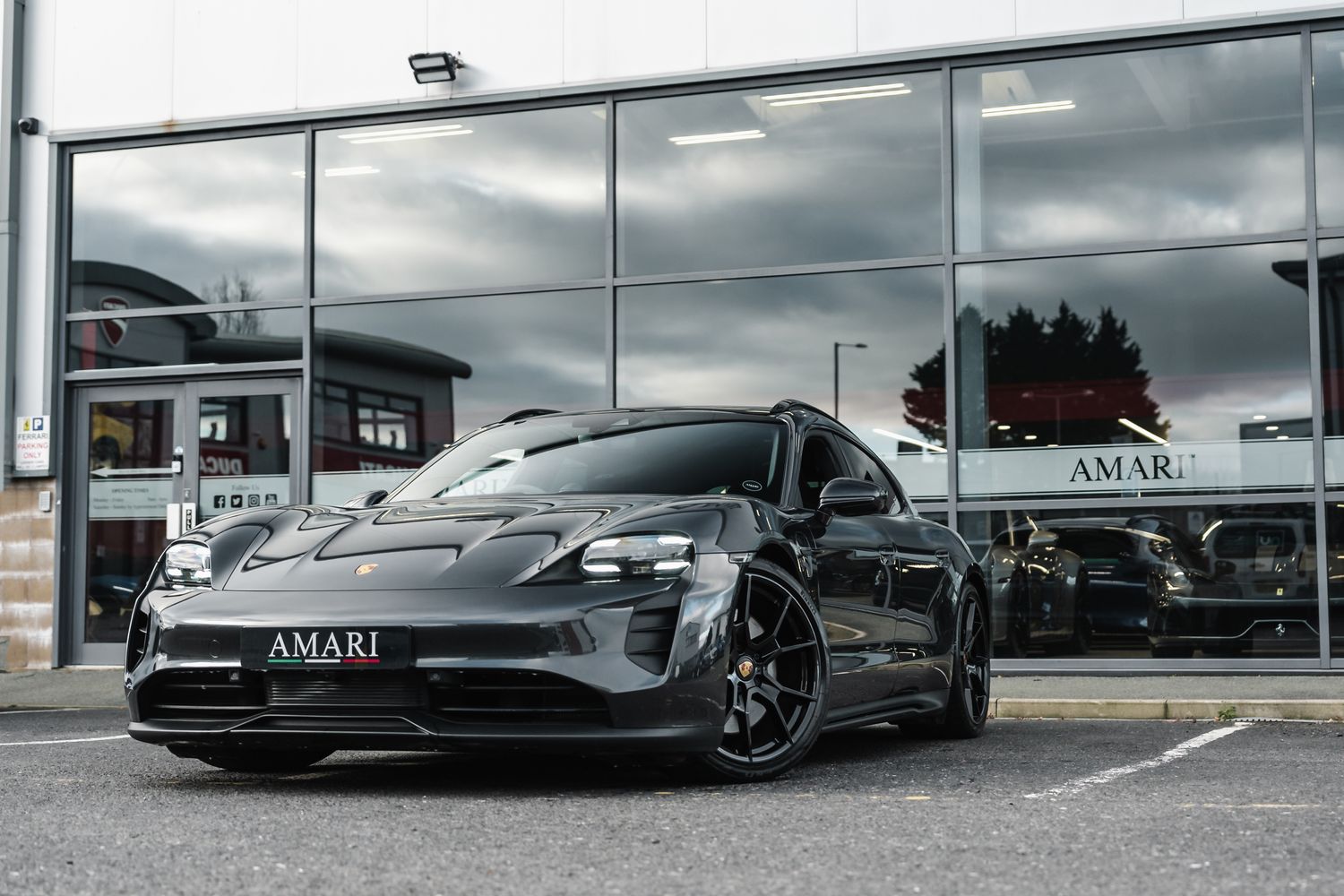 Porsche Taycan GTS Sport Turismo