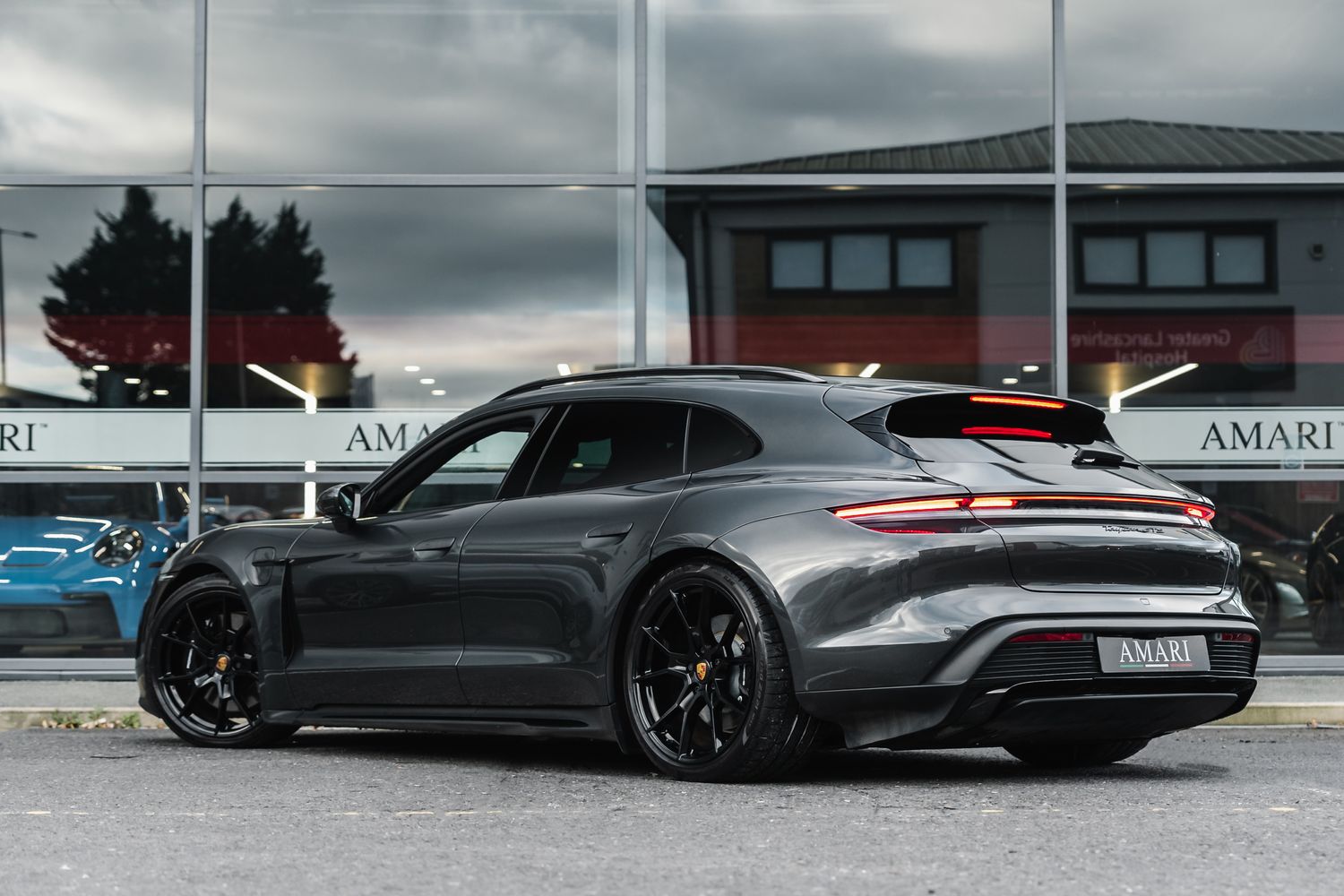 Porsche Taycan GTS Sport Turismo