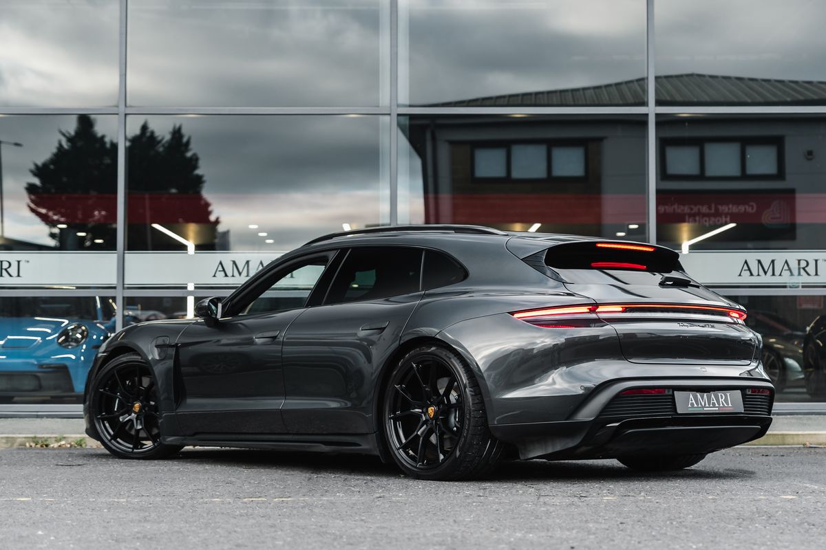 Porsche Taycan GTS Sport Turismo