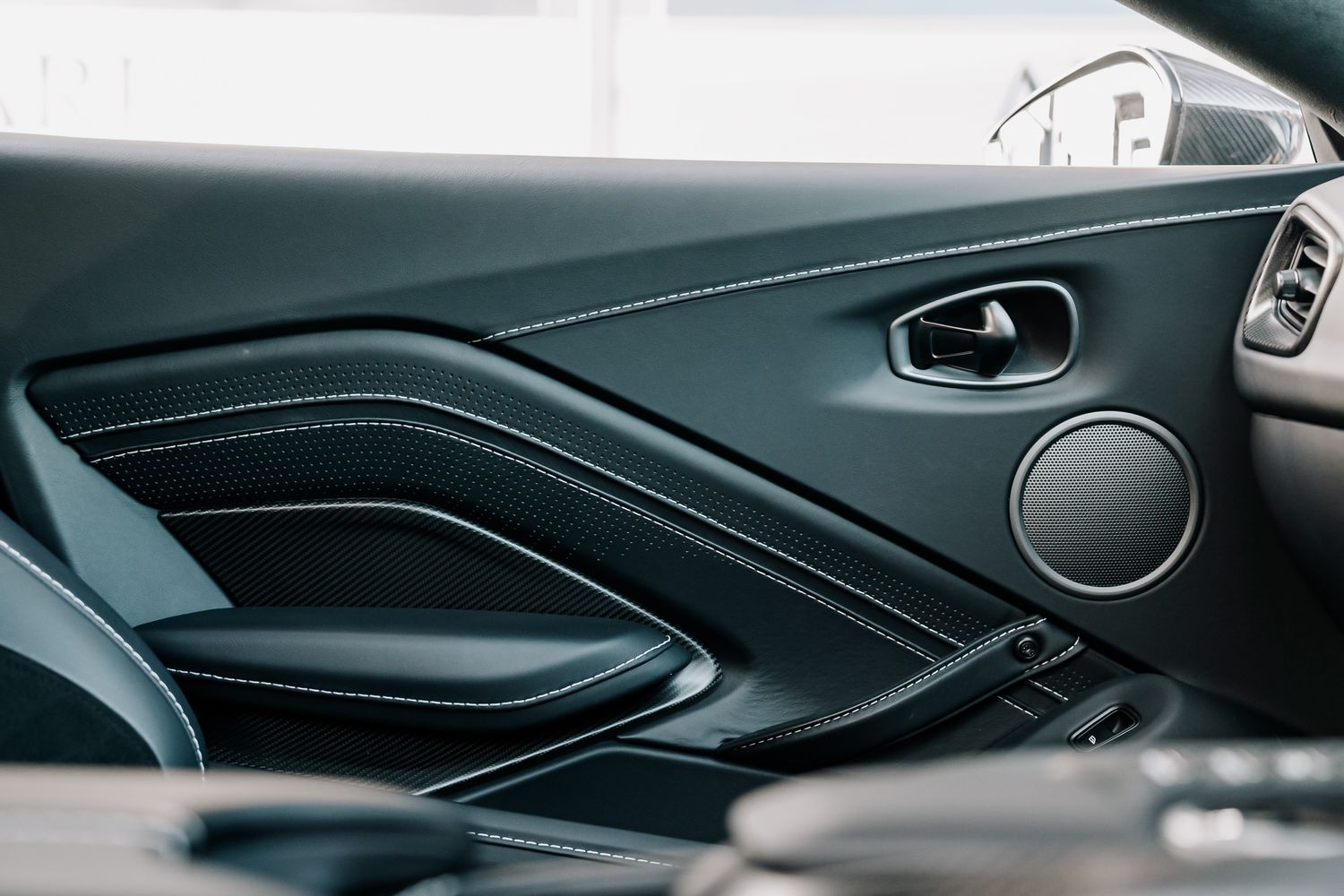 Aston Martin Vantage V12 - 131 of 333