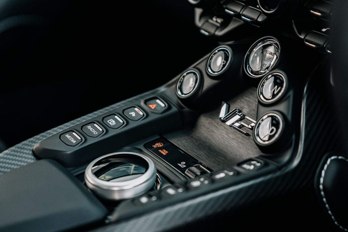 Aston Martin Vantage V12 - 131 of 333