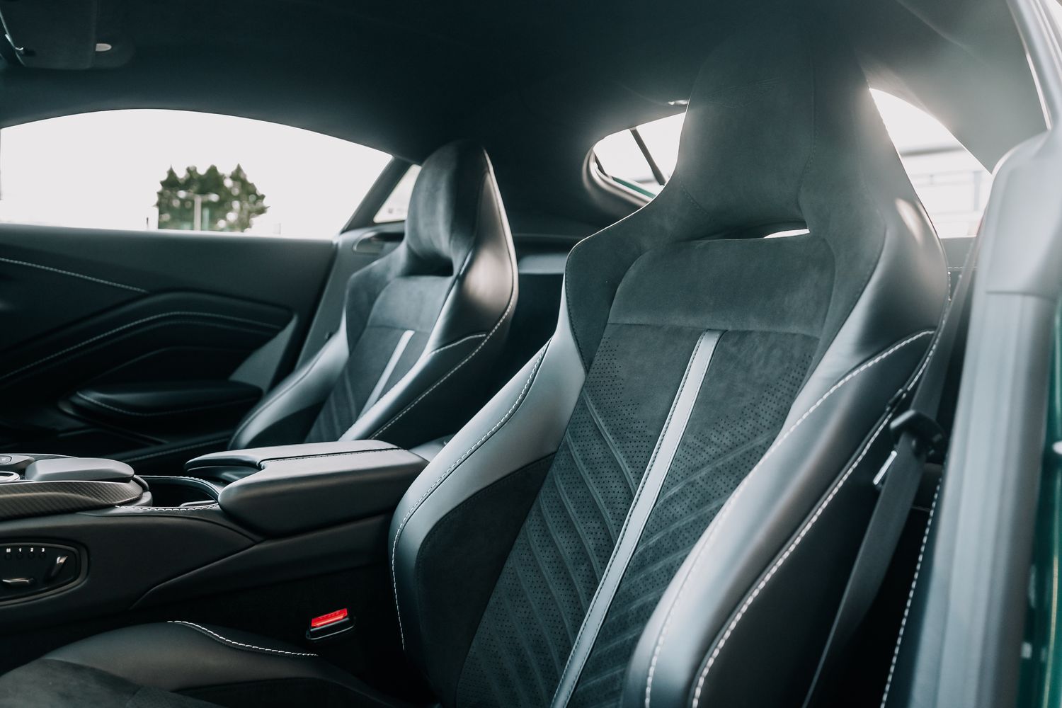 Aston Martin Vantage V12 - 131 of 333