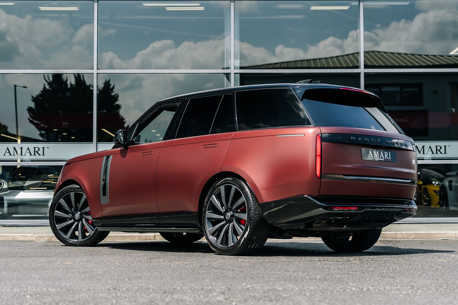 Land Rover Range Rover SV 4.4 P530