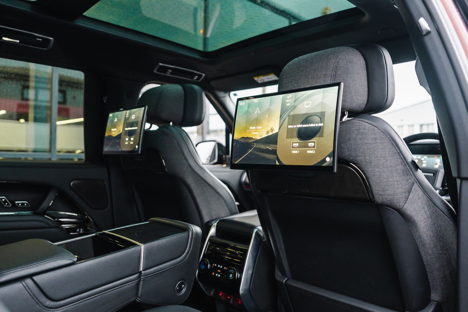Land Rover Range Rover SV 4.4 P530