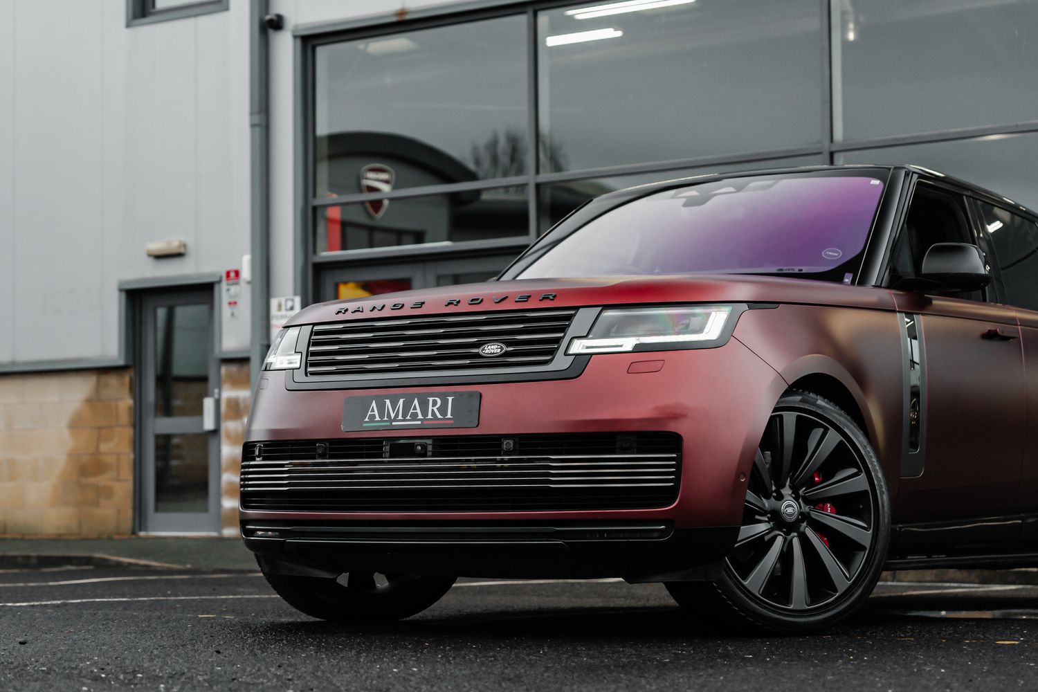 Land Rover Range Rover SV 4.4 P530