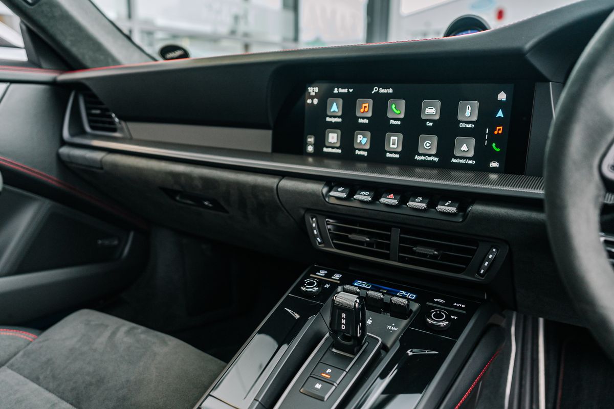 Porsche 911 992.2 Carrera 4 GTS HEV Semi-Auto