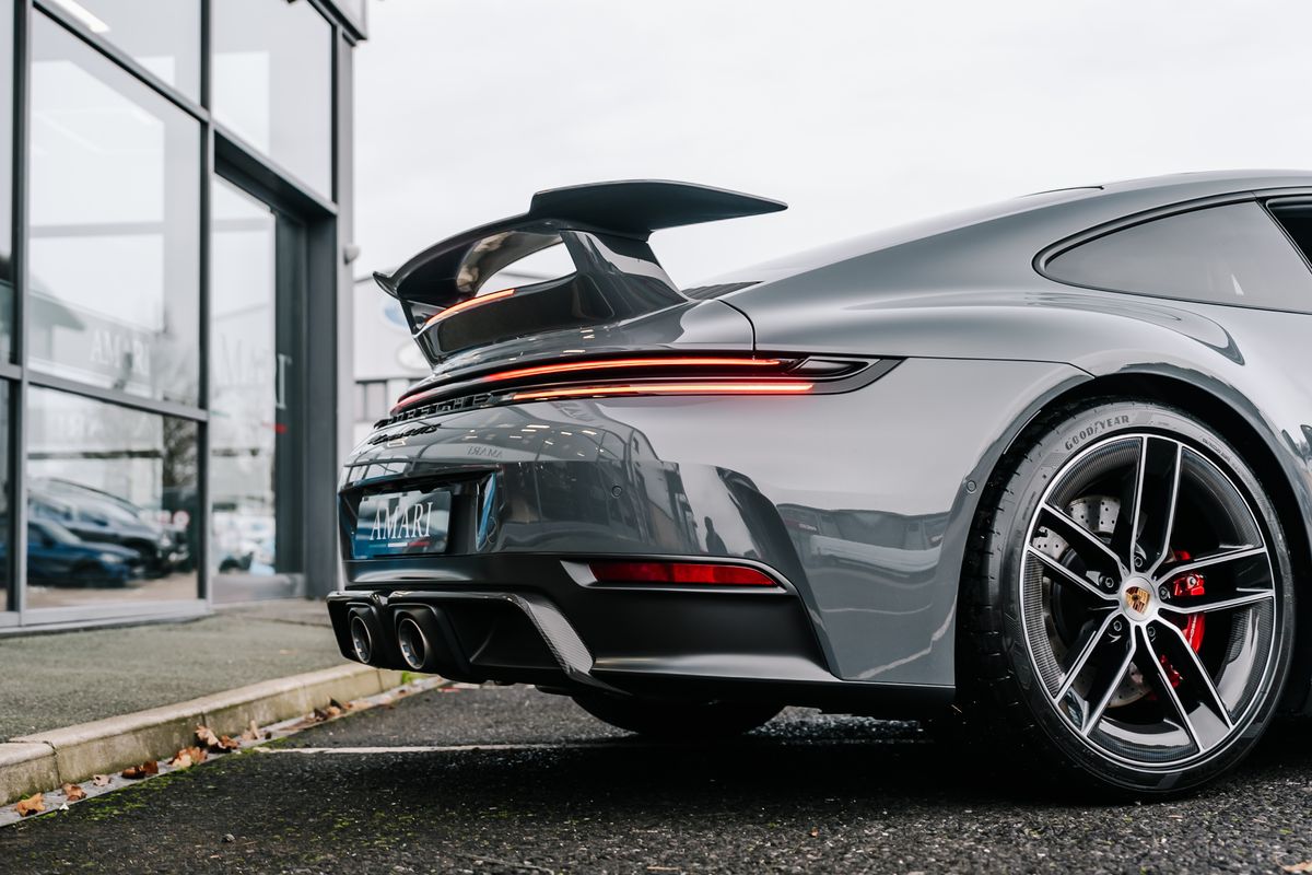 Porsche 911 992.2 Carrera 4 GTS HEV Semi-Auto