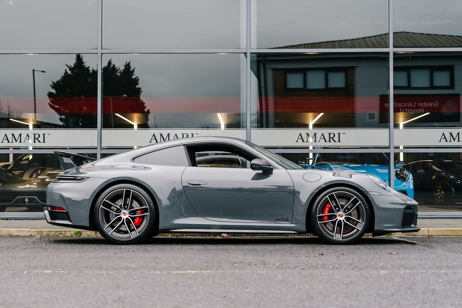 Porsche 911 992.2 Carrera 4 GTS HEV Semi-Auto