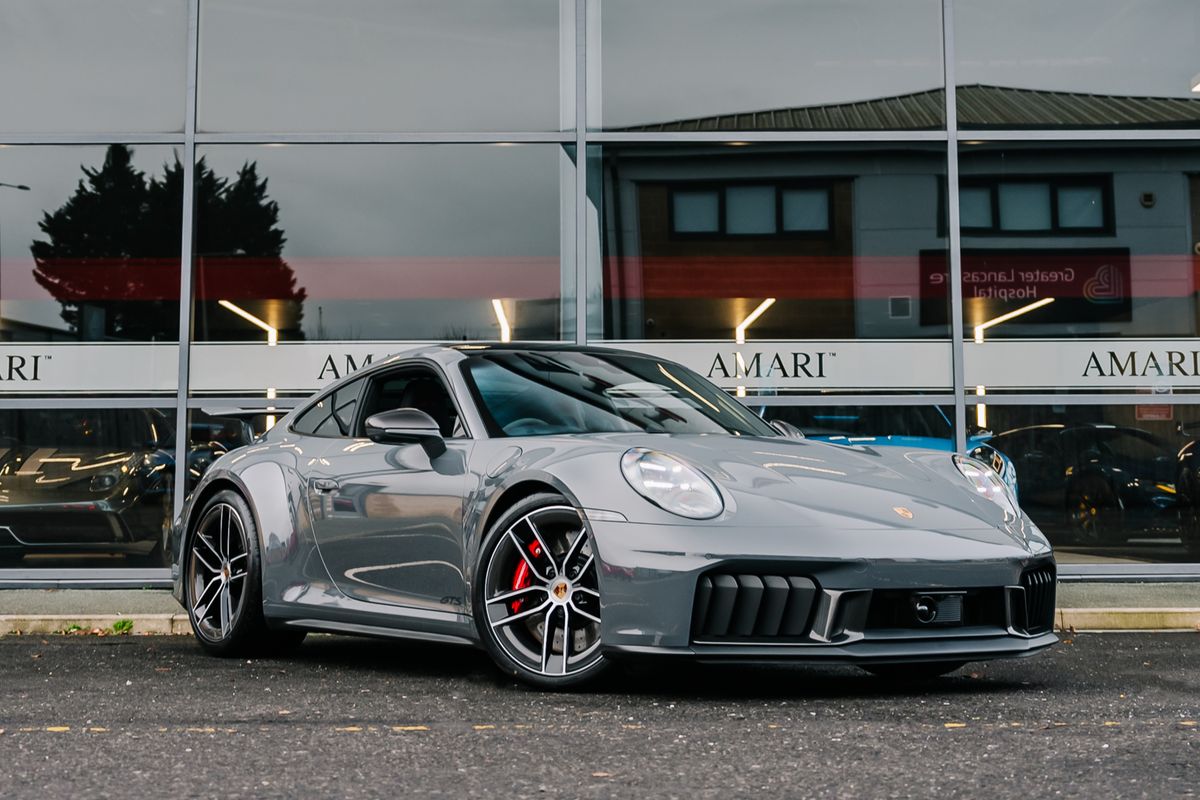 Porsche 911 992.2 Carrera 4 GTS HEV Semi-Auto