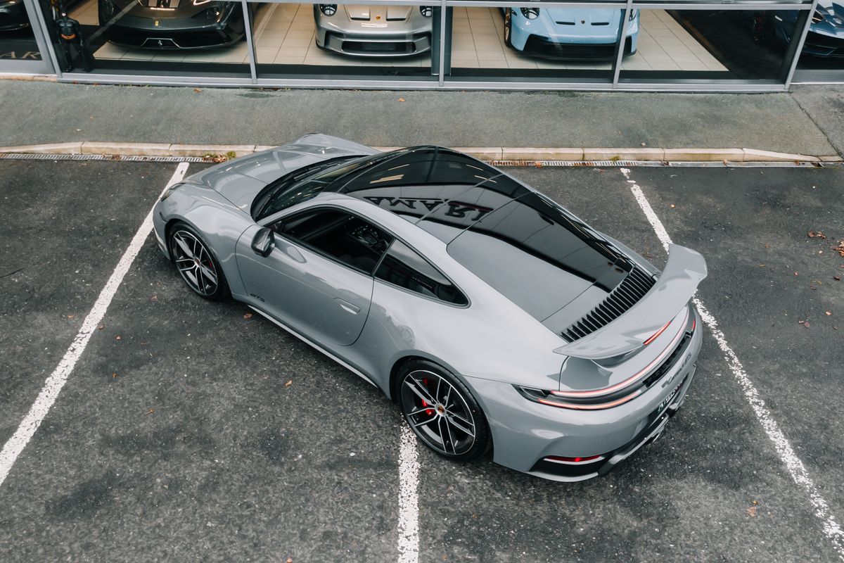 Porsche 911 992.2 Carrera 4 GTS HEV Semi-Auto