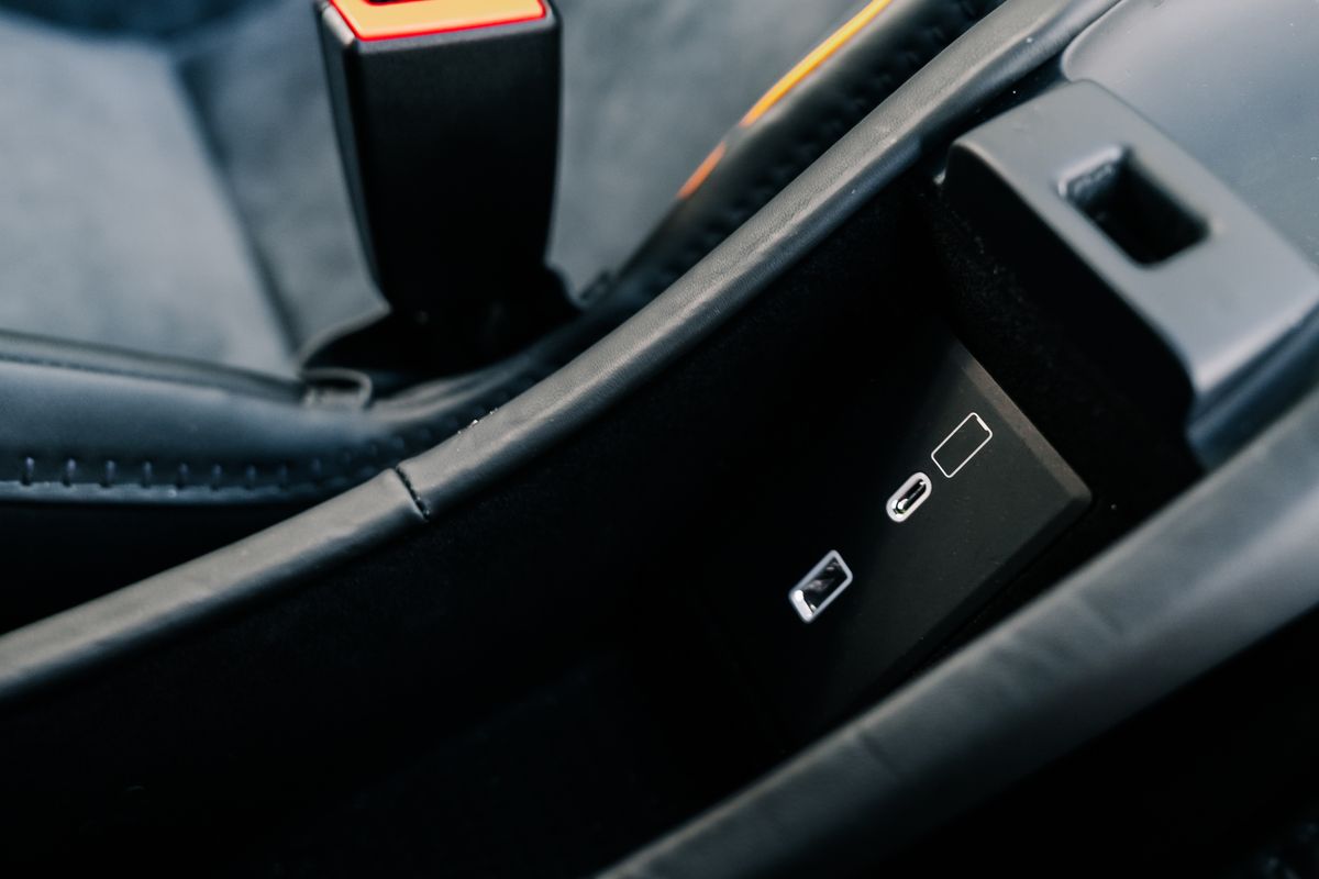 McLaren Artura V6 PHEV
