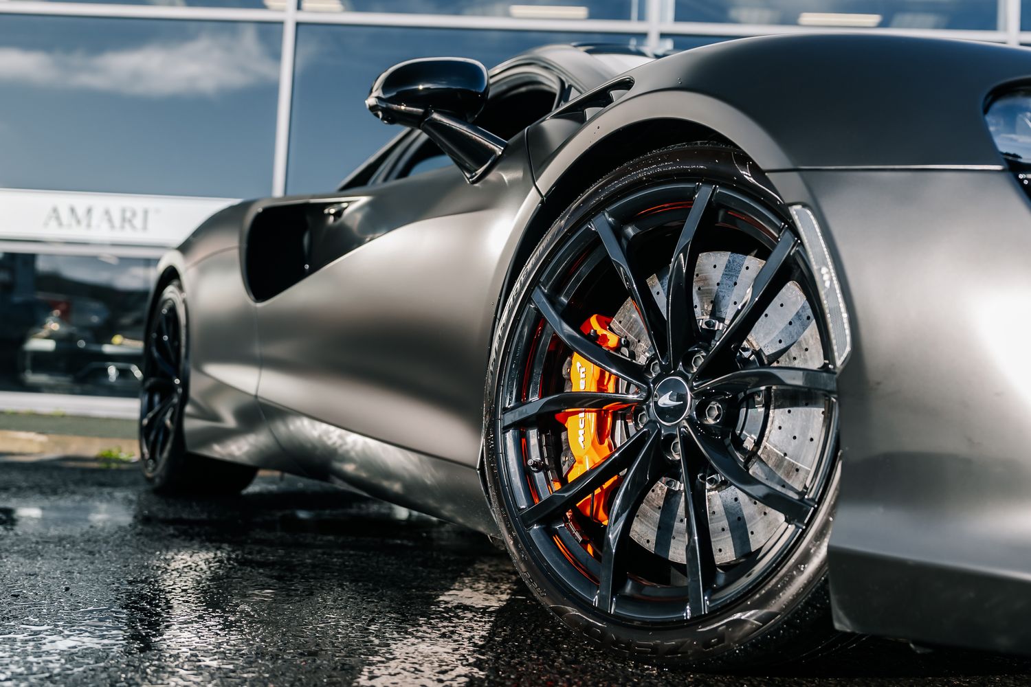 McLaren Artura V6 PHEV