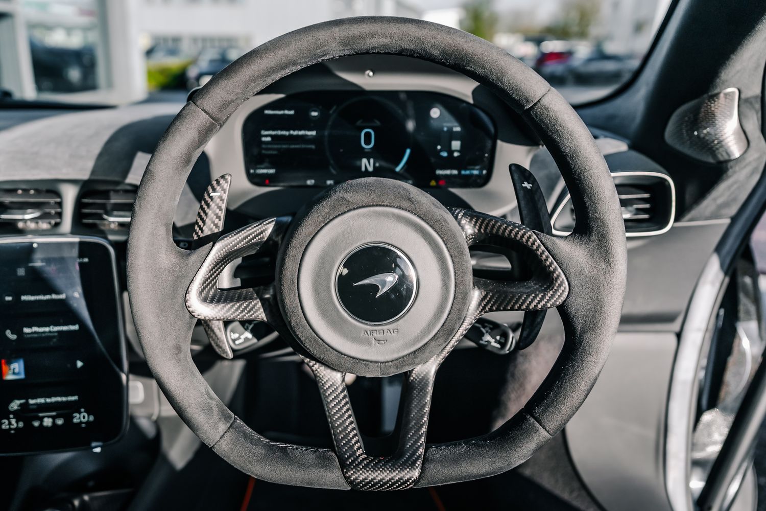 McLaren Artura V6 PHEV