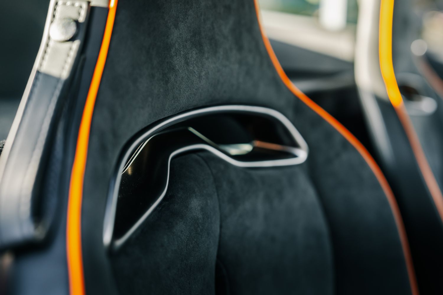 McLaren Artura V6 PHEV