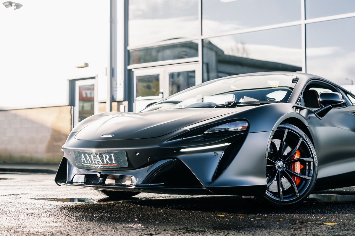 McLaren Artura V6 PHEV