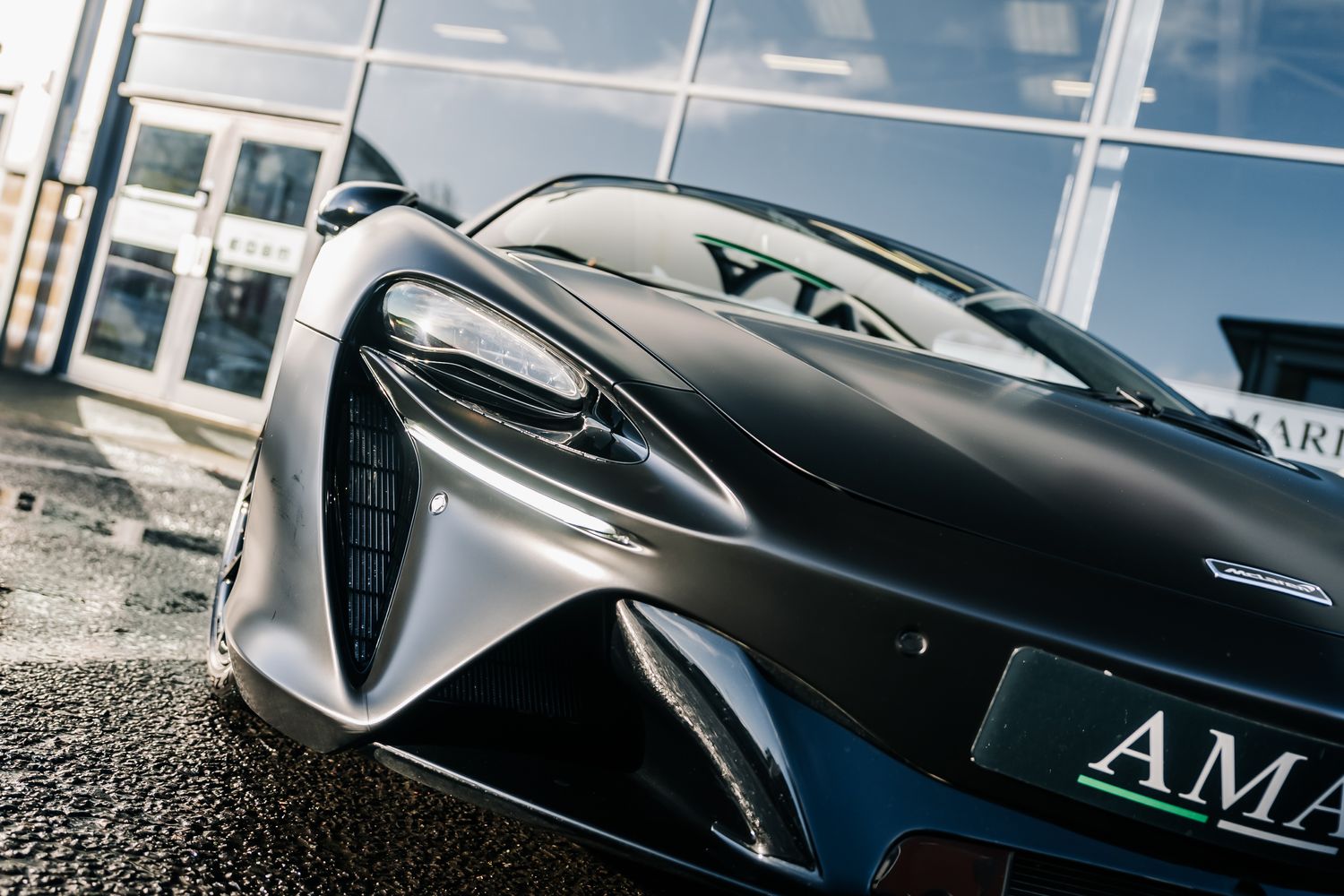 McLaren Artura V6 PHEV