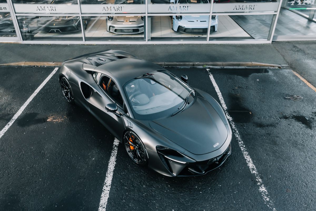 McLaren Artura V6 PHEV
