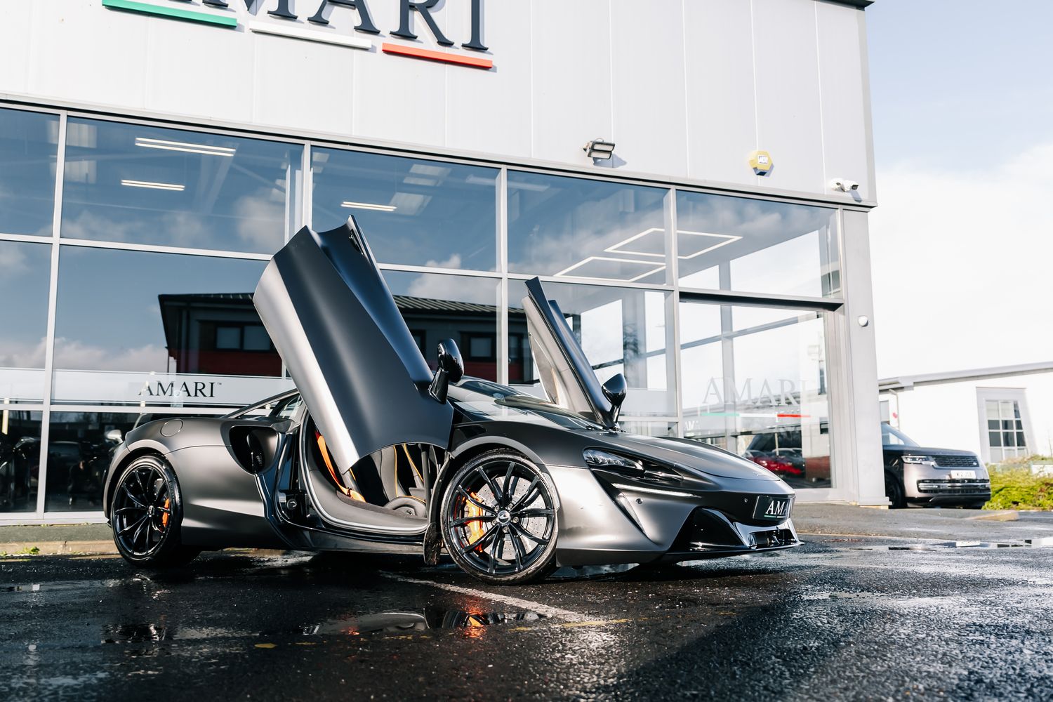 McLaren Artura V6 PHEV