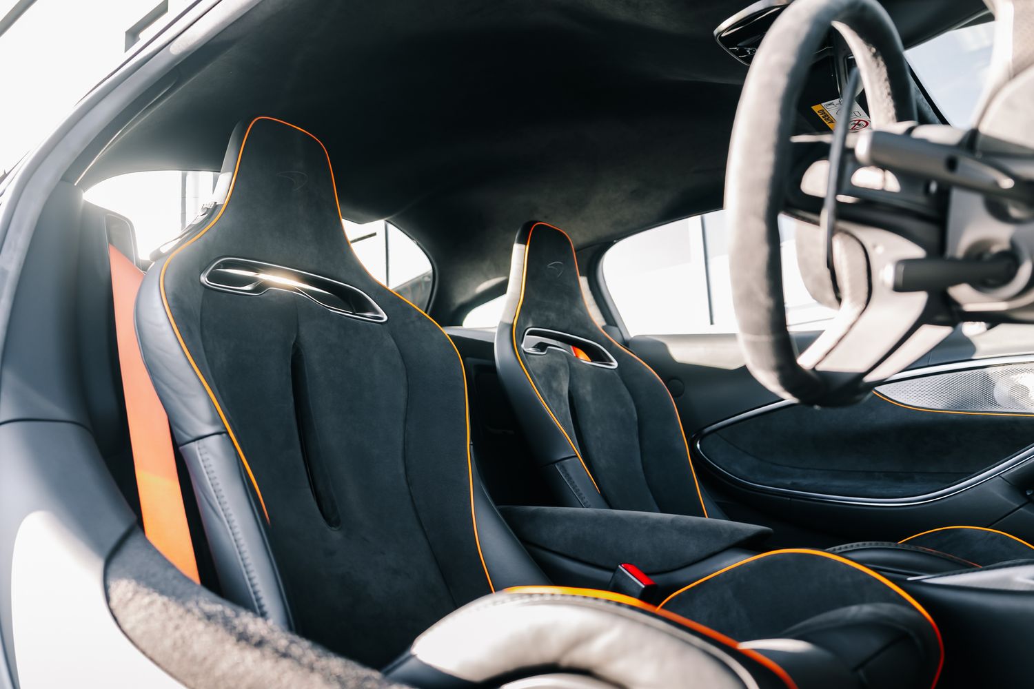 McLaren Artura V6 PHEV