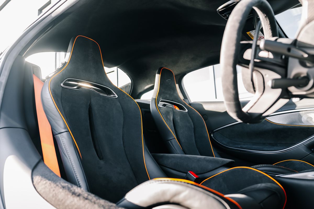 McLaren Artura V6 PHEV
