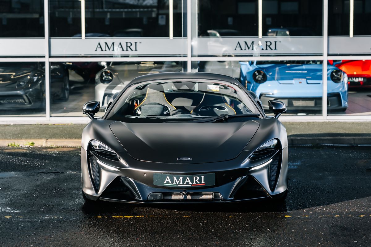 McLaren Artura V6 PHEV