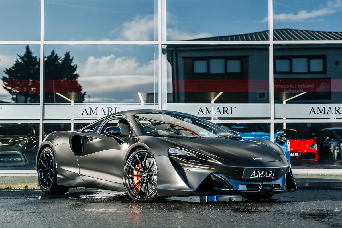 McLaren Artura V6 PHEV