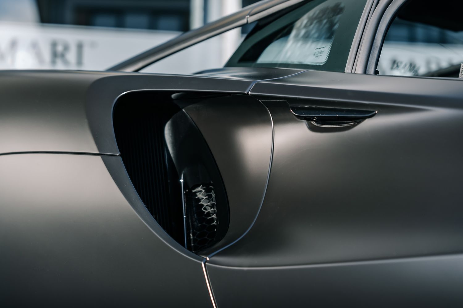 McLaren Artura V6 PHEV