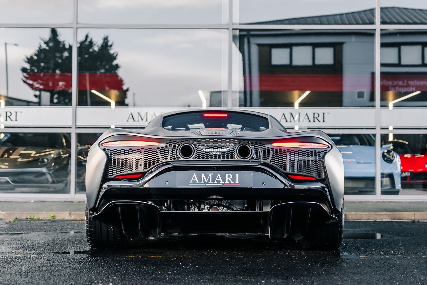 McLaren Artura V6 PHEV