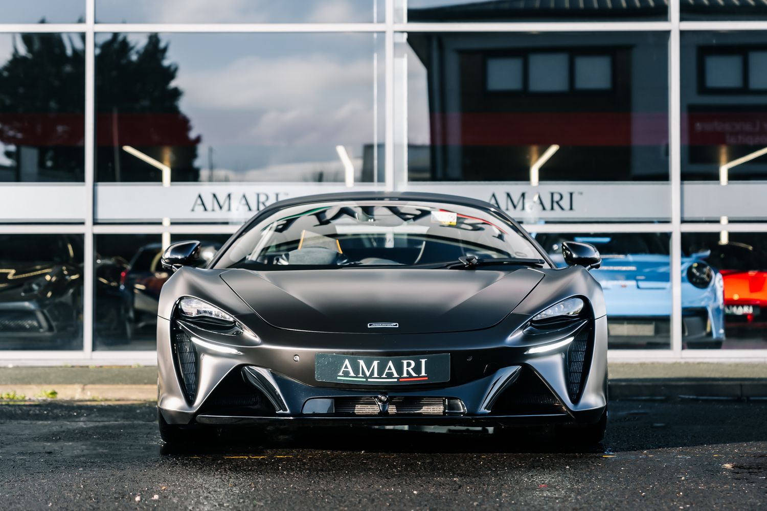 McLaren Artura V6 PHEV